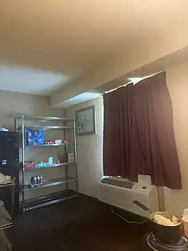 Snapshot of jrnice8tsix chatting on February 12, 3:18 pm jrnice8tsix online show from February 12, 3:18 pm