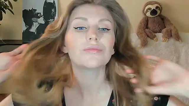 JuliaMuuun online show from September 9, 8:25 am