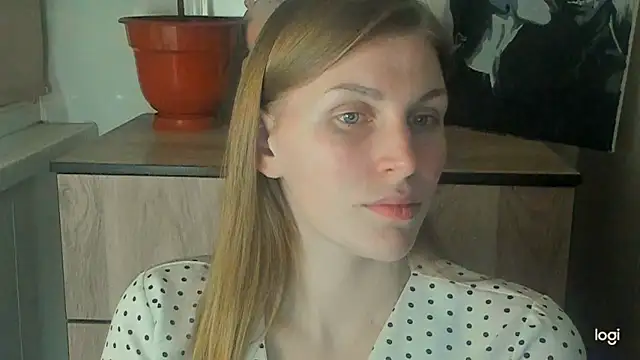Snapshot of JuliaMuuun chatting on May 14, 9:21 pm JuliaMuuun online show from May 14, 9:21 pm