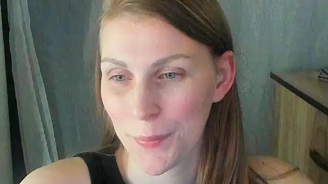 Snapshot of JuliaMuuun chatting on June 23, 9:13 pm JuliaMuuun online show from June 23, 9:13 pm