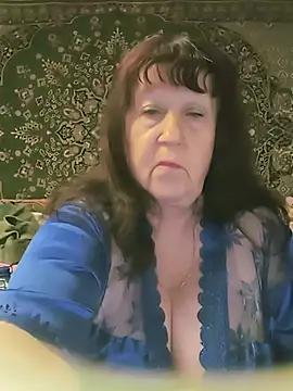 CrystalLime6411 online show from May 26, 1:45 am