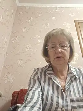 AlikaSwan5821 online show from June 2, 1:24 pm