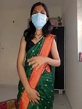 Shivani2002 online show from May 20, 2:18 am
