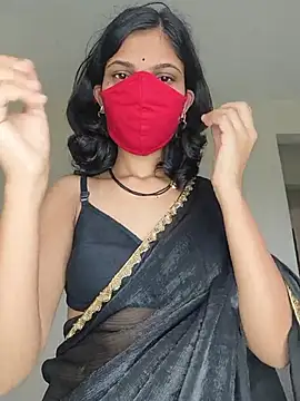 Shivani2002 online show from July 10, 3:44 am