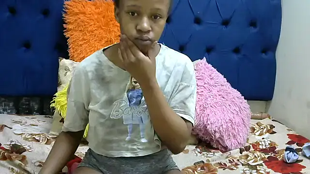 Snapshot of CURVYBABExxx chatting on September 9, 5:23 pm CURVYBABExxx online show from September 9, 5:23 pm