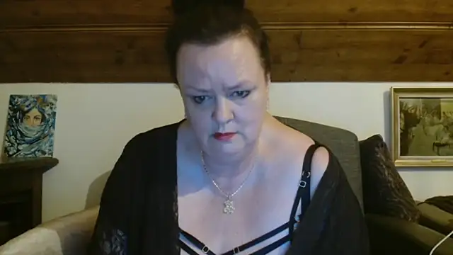 TiffanyMature online show from March 11, 10:38 pm