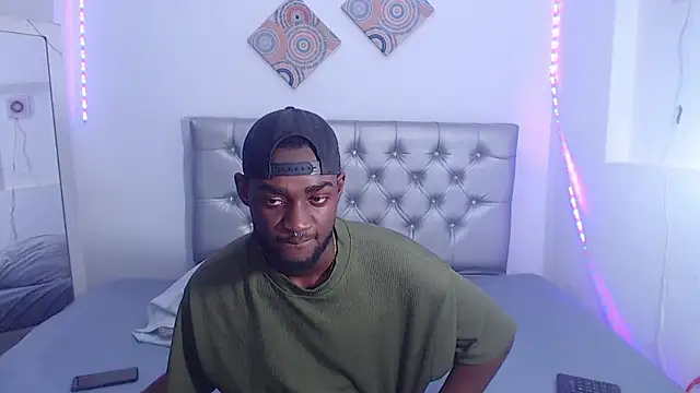 eebony stallion online show from November 10, 6:51 pm