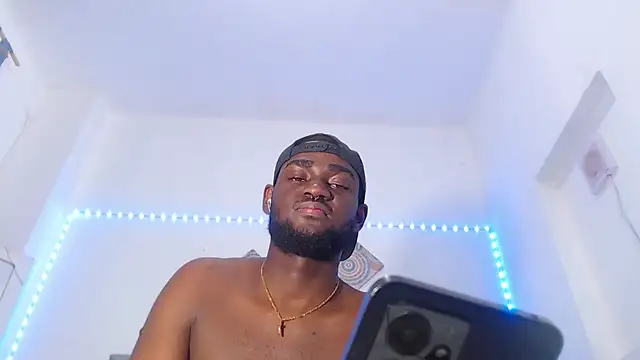 eebony stallion online show from November 27, 7:32 am