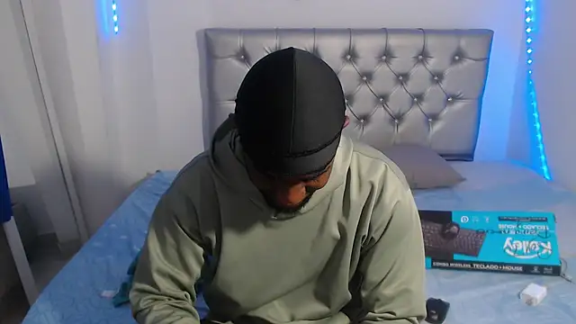 eebony stallion online show from November 28, 6:21 pm