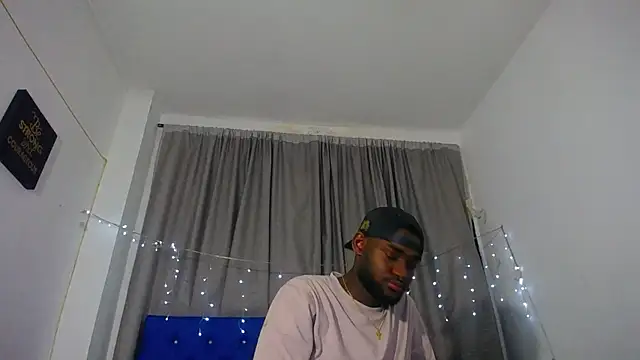 eebony stallion online show from March 25, 3:34 am