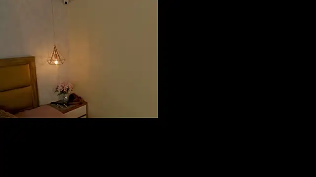 Snapshot of MELISSAROUGE chatting on June 25, 7:29 pm MELISSAROUGE online show from June 25, 7:29 pm