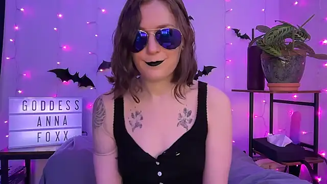 mistressannafoxx online show from December 1, 10:15 pm