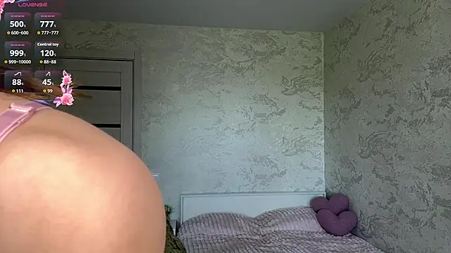 NylaNadler online show from June 11, 9:07 am