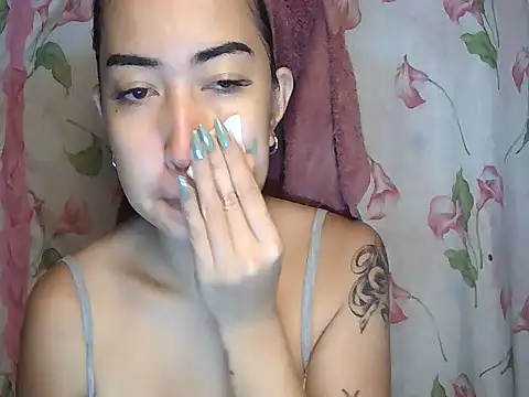 Snapshot of Soft_Angel8 chatting on June 27, 4:28 am Soft Angel8 online show from June 27, 4:28 am