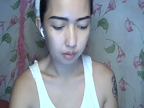 Snapshot of Soft_Angel8 chatting on July 4, 6:14 pm Soft Angel8 online show from July 4, 6:14 pm