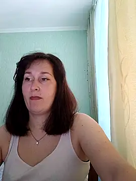 Amandda  online show from June 17, 5:54 am