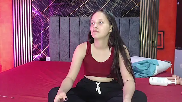 Snapshot of aiiram_hard_sex chatting on June 25, 3:28 am aiiram hard sex online show from June 25, 3:28 am