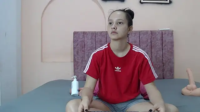 Snapshot of aiiram_hard_sex chatting on July 9, 1:09 am aiiram hard sex online show from July 9, 1:09 am