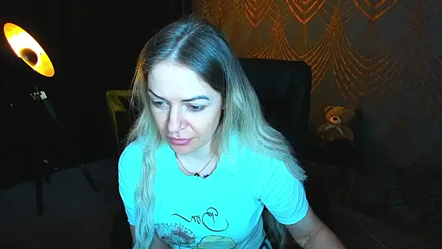 Anna Snows online show from May 29, 4:38 pm