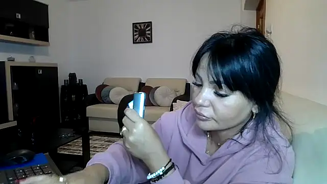 Snapshot of Ella_sweety00 chatting on April 30, 2:56 pm Ella sweety00 online show from April 30, 2:56 pm