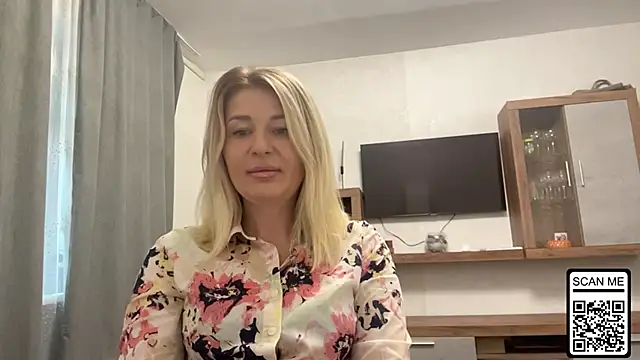 Blondie xoxoxo online show from October 2, 6:53 am