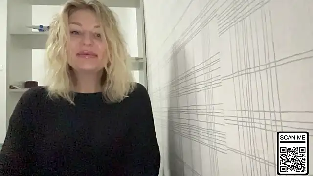 Blondie xoxoxo online show from November 3, 6:25 am