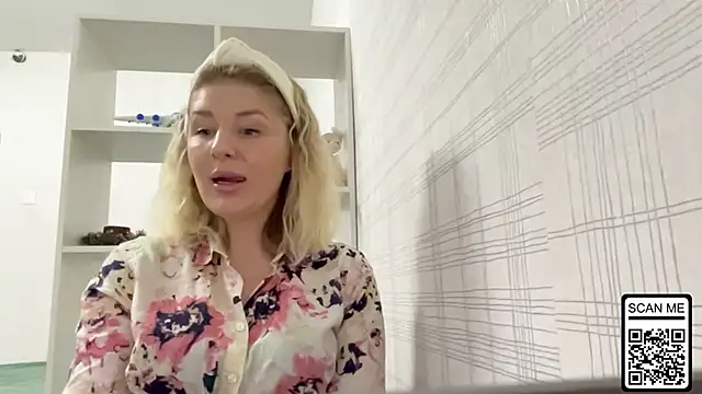 Blondie xoxoxo online show from November 20, 8:03 am