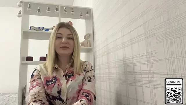 Blondie xoxoxo online show from January 13, 8:41 am