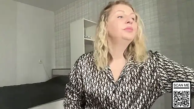 Blondie xoxoxo online show from February 25, 10:14 am