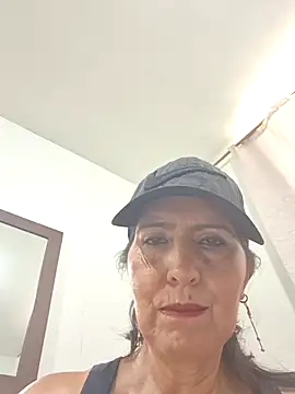 Snapshot of swity_foster chatting on May 15, 5:31 pm swity foster online show from May 15, 5:31 pm
