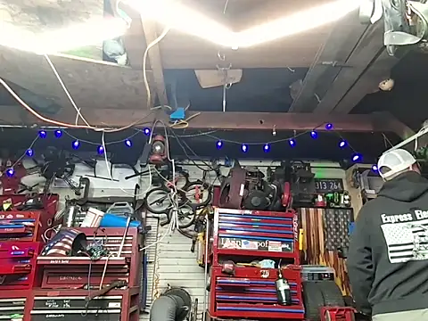 twistafatpipe online show from March 8, 4:49 am