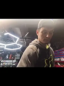 twistafatpipe online show from April 12, 9:47 am