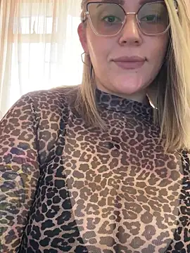 CurvyLust x online show from December 17, 1:39 pm