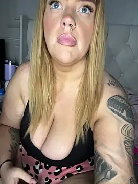 Snapshot of MysteriousMylaX chatting on December 20, 6:15 pm MysteriousMylaX online show from December 20, 6:15 pm