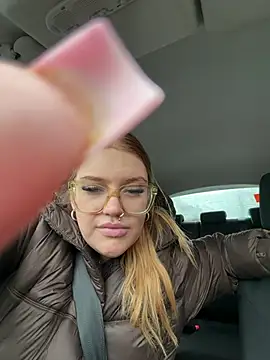 Snapshot of MysteriousMylaX chatting on February 5, 2:33 pm MysteriousMylaX online show from February 5, 2:33 pm