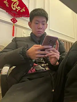 linh21107 online show from April 17, 2:31 pm