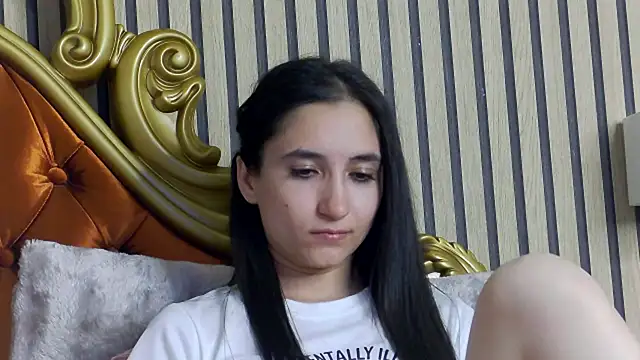 CarolinaBlair online show from April 18, 7:07 pm