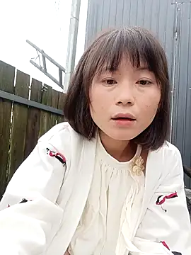 Snapshot of linda_bae00 chatting on May 10, 11:32 pm linda bae00 online show from May 10, 11:32 pm