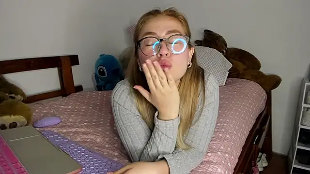 min-ji online show from April 20, 5:59 pm