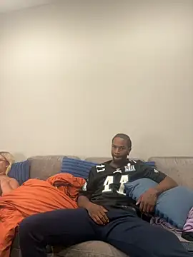 Snapshot of hardaway1523 chatting on October 15, 2:44 am hardaway1523 online show from October 15, 2:44 am