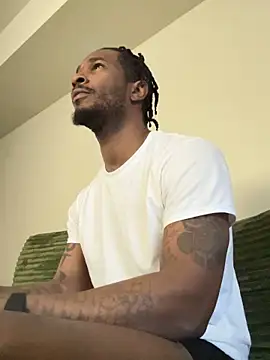 Snapshot of hardaway1523 chatting on March 24, 10:48 pm hardaway1523 online show from March 24, 10:48 pm