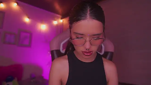 Lana Dreams  online show from June 13, 1:36 am