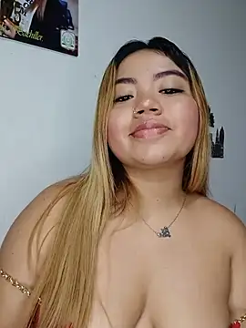 Snapshot of Emily__Hott chatting on June 3, 3:20 am Emily Hott online show from June 3, 3:20 am