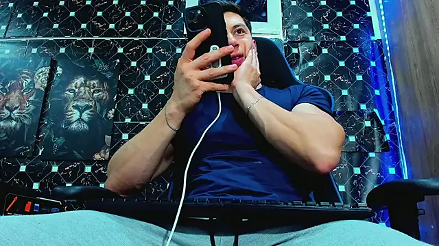 javiersexymann online show from June 13, 5:16 am