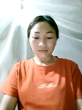 lucybaby00 online show from March 25, 10:49 pm