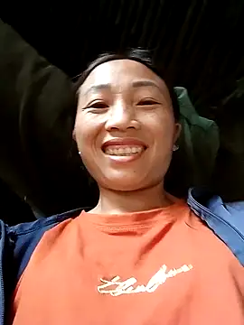 lucybaby00 online show from April 2, 5:27 am