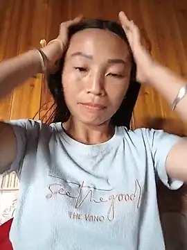 lucybaby00 online show from July 24, 10:46 am