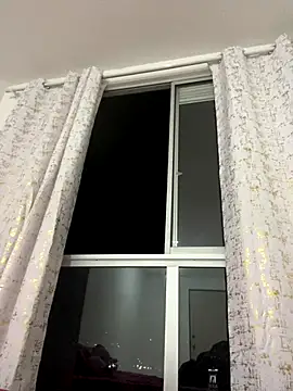 SaraWagner  online show from December 15, 3:44 am