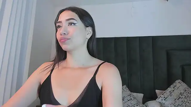 SaraWagner  online show from December 20, 1:56 am