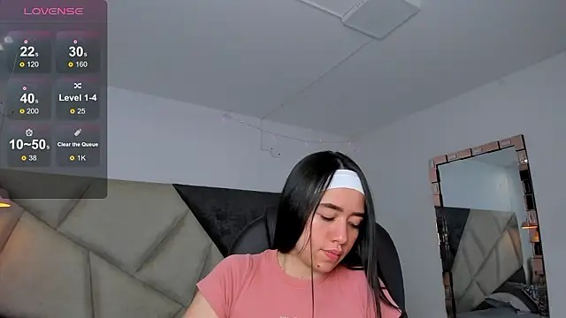 SaraWagner  online show from March 11, 12:16 am